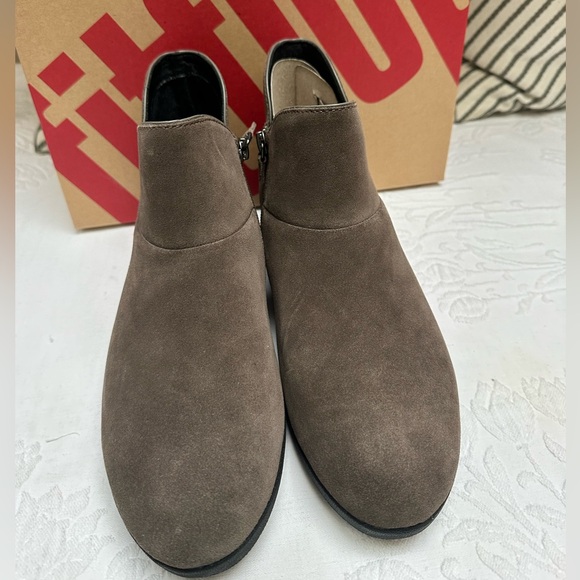 Fitflop Supermodel Suede Angle Boot in Bungee Cord, Size 9 - Picture 6 of 9